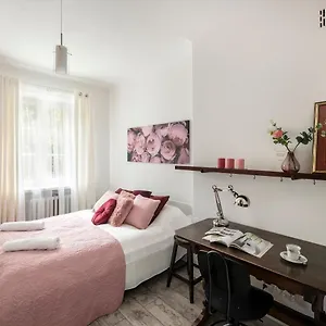 https://shortstaypoland-mostowa.warsawhotelspoland.com